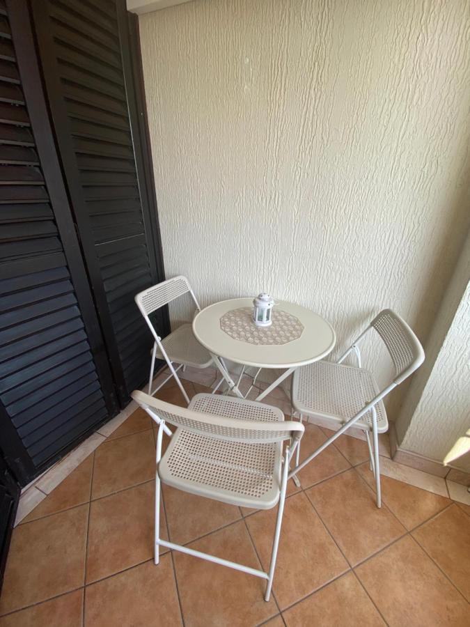 Kazeta A-14,Broj 28 Apartment Skunca Luaran gambar