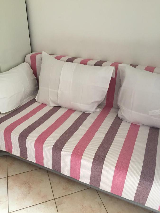 Kazeta A-14,Broj 28 Apartment Skunca Luaran gambar